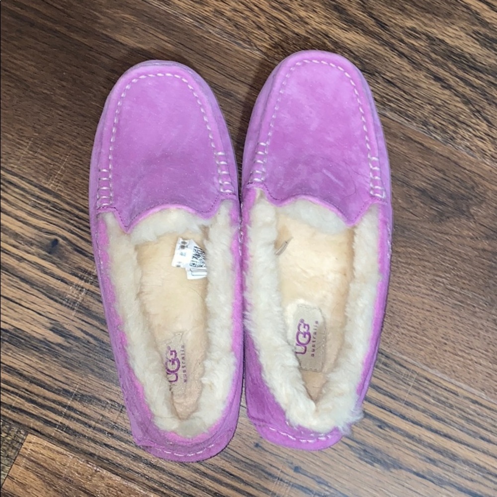 Never Worn Ansley Slipper Uggs!